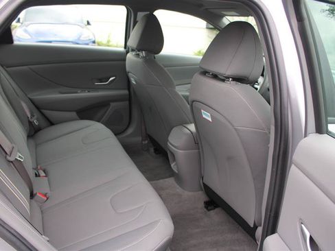 Used 2026 Hyundai Elantra Sport FWD image 12