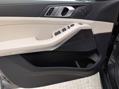 Certified 2022 BMW X5 sDrive40i w/ Luxury Seating Package image 14