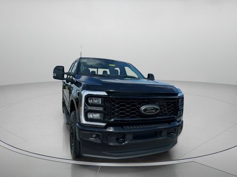 New 2026 Ford F250 Lariat w/ Black Appearance Package image 4