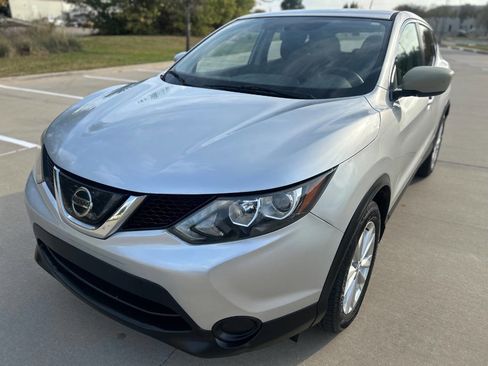 Used 2018 Nissan Rogue Sport S w/ S Appearance Package image 2