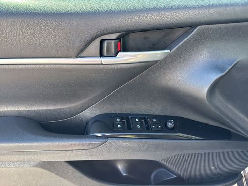 Used 2018 Toyota Camry LE FWD image 16