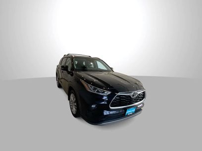 Used 2024 Toyota Highlander Platinum