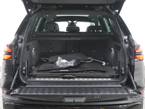Used 2025 BMW X5 xDrive50e AWD/4WD image 15