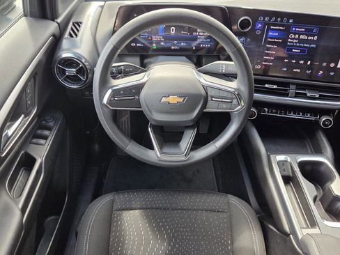 Used 2025 Chevrolet Equinox EV LT image 5