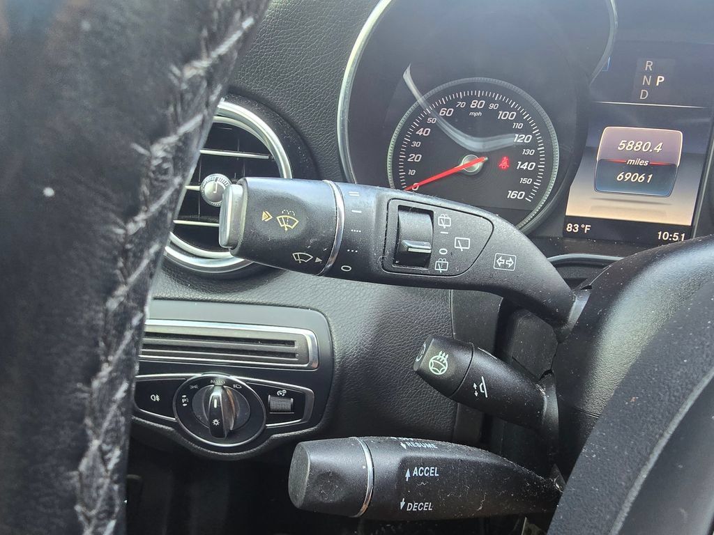 Used 2019 Mercedes-Benz GLC 300 4MATIC image 25