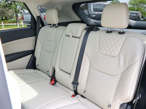 Used 2024 Ford Edge Titanium w/ Titanium Elite Package AWD/4WD image 40
