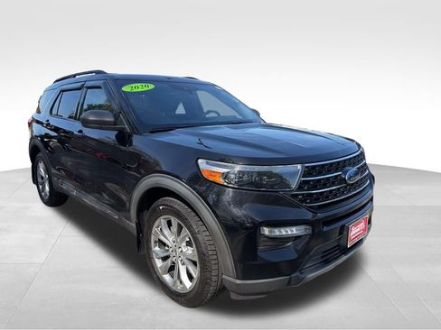 Used 2020 Ford Explorer XLT w/ Equipment Group 202A AWD/4WD image 8