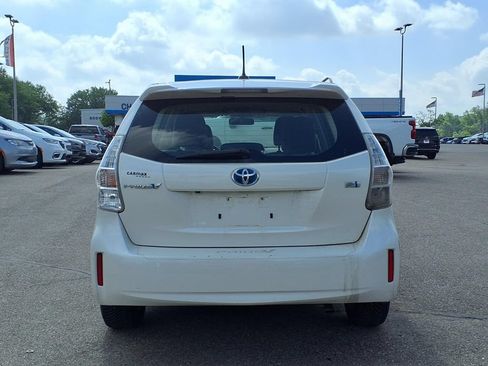 Used 2014 Toyota Prius V Three FWD image 5