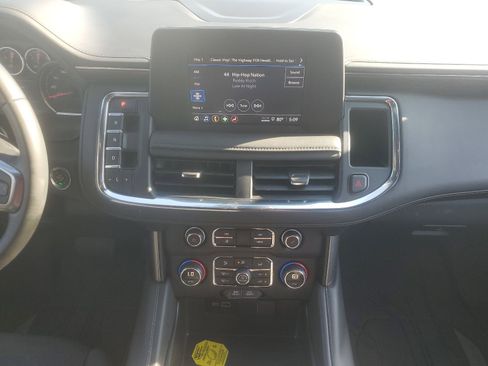 Used 2024 Chevrolet Suburban LS image 10