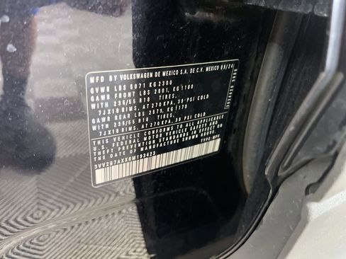 Used 2024 Volkswagen Tiguan SE image 34