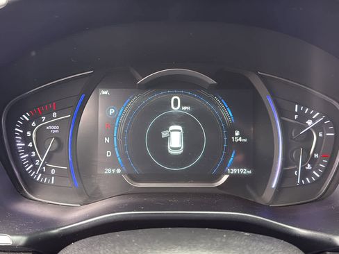 Used 2019 Hyundai Santa Fe SEL image 17