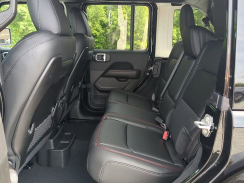 New 2026 Jeep Wrangler Unlimited Rubicon AWD/4WD image 12
