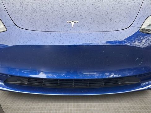 Used 2023 Tesla Model 3 Standard Range image 9