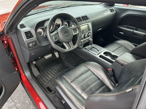 Used 2014 Dodge Challenger R/T RWD image 23