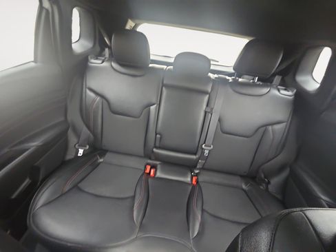 Used 2024 Jeep Compass Trailhawk image 18