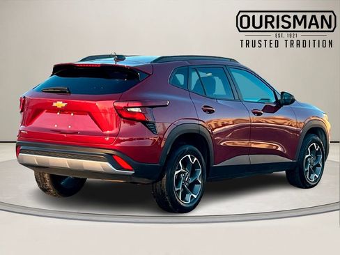 Used 2024 Chevrolet Trax LT image 5