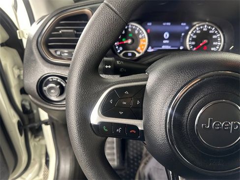 Certified 2023 Jeep Renegade Latitude image 24