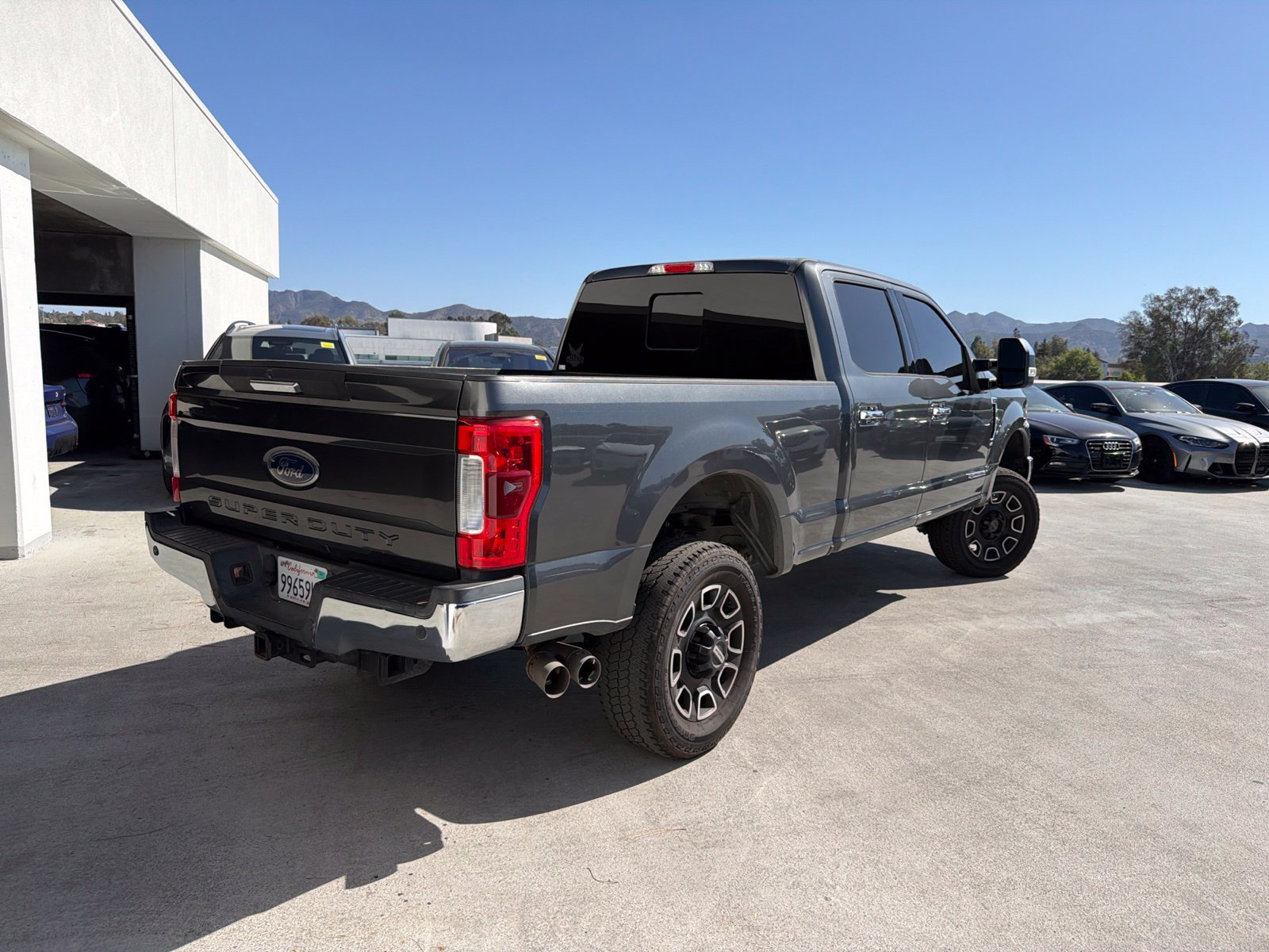 Used 2017 Ford F250 XLT w/ XLT Premium Package AWD/4WD image 4