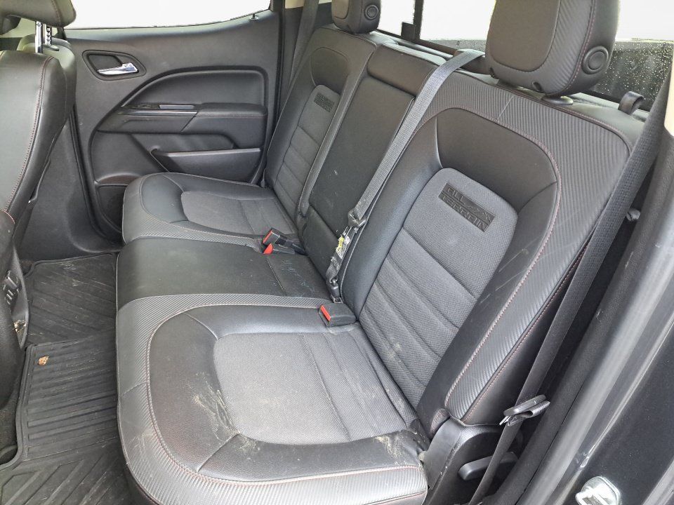 Used 2016 GMC Canyon SLE w/ All Terrain Package AWD/4WD image 11