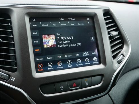 Used 2022 Jeep Cherokee Trailhawk image 26