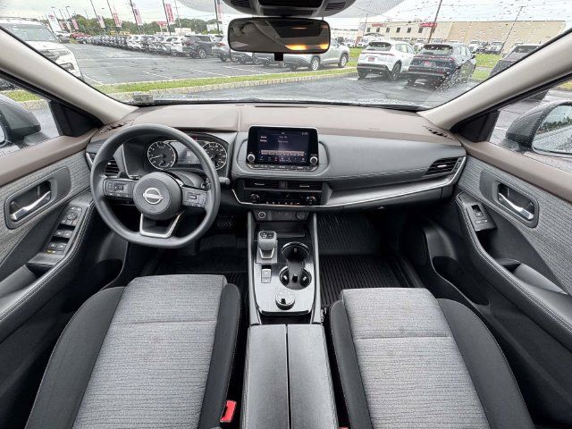 Used 2023 Nissan Rogue SV AWD/4WD image 35