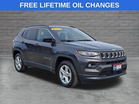 Used 2023 Jeep Compass Latitude AWD/4WD image 1