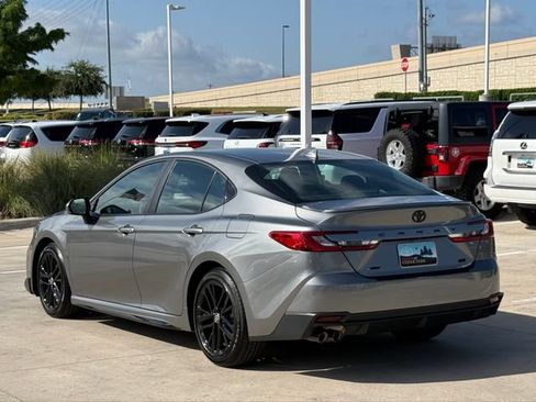 Used 2026 Toyota Camry SE w/ Convenience Package FWD image 8