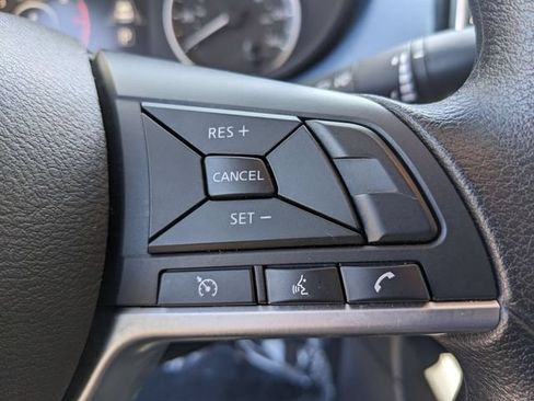 Used 2025 Nissan Versa SV FWD image 20