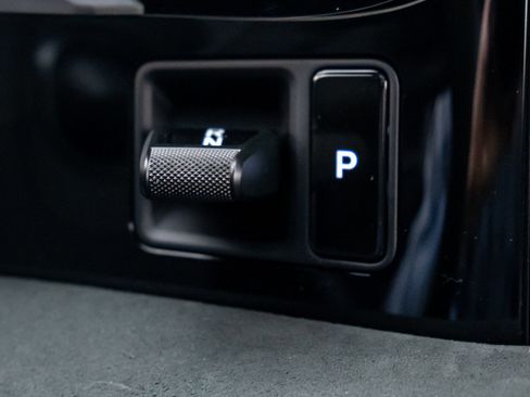 Certified 2024 Porsche Taycan GTS image 21