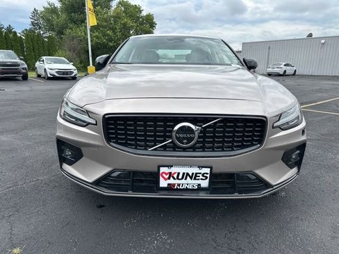 Used 2024 Volvo S60 B5 Plus image 16