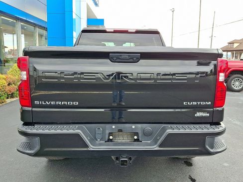 Used 2023 Chevrolet Silverado 1500 Custom image 5