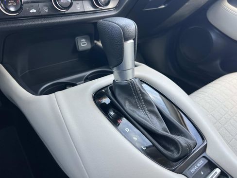 Used 2024 Honda HR-V LX image 15