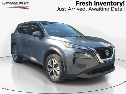 Used 2021 Nissan Rogue SV FWD image 1