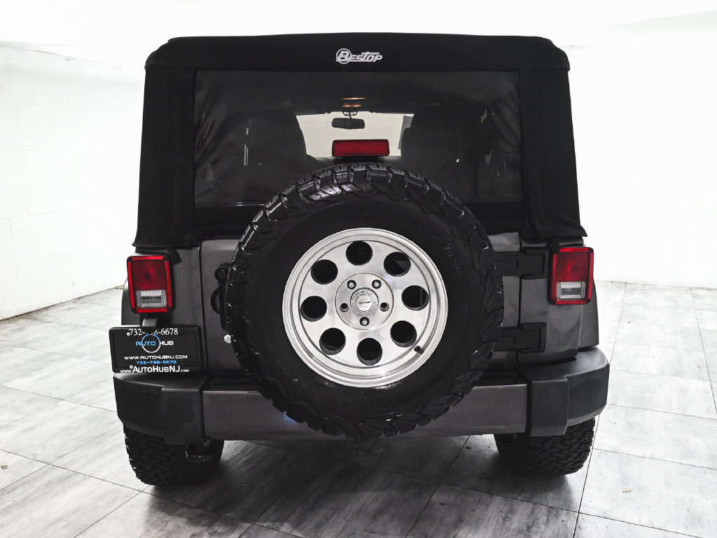 Used 2017 Jeep Wrangler Unlimited Sahara AWD/4WD image 5