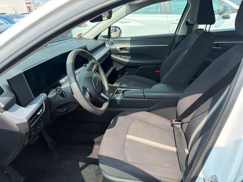 Used 2024 Hyundai Sonata SEL FWD image 2