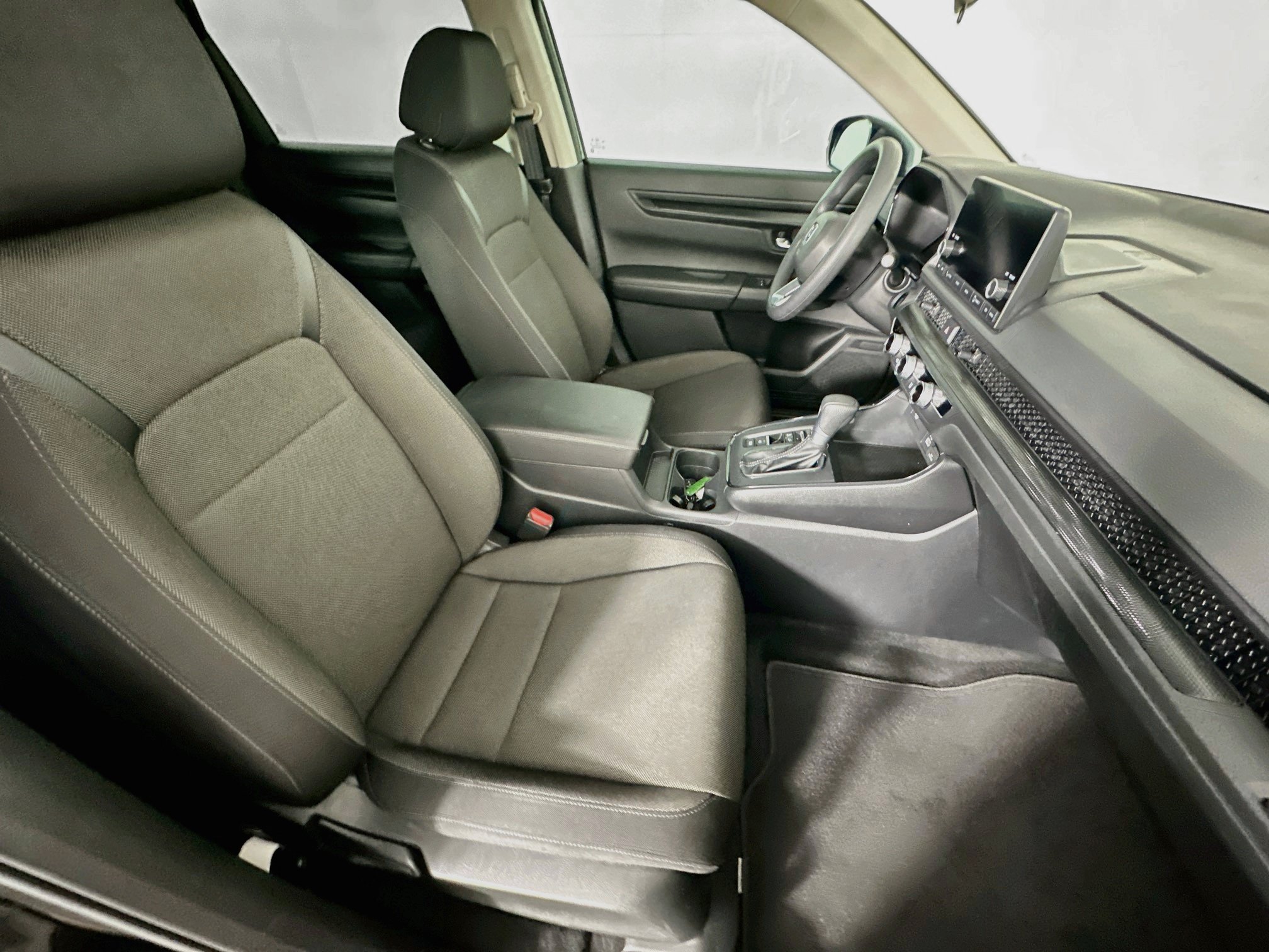 Used 2025 Honda CR-V LX image 29