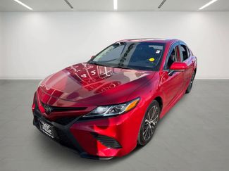 Used 2020 Toyota Camry SE video 2