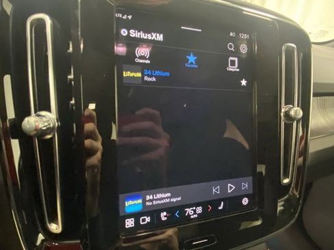 Used 2023 Volvo C40 P8 Recharge Ultimate image 20