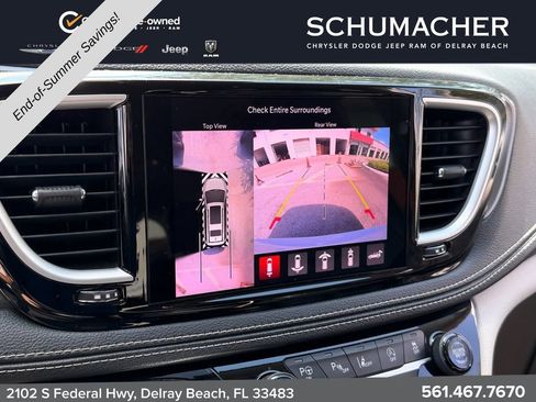 Used 2023 Chrysler Pacifica Touring-L FWD image 22