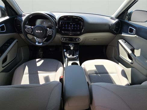 Used 2024 Kia Soul EX FWD image 23