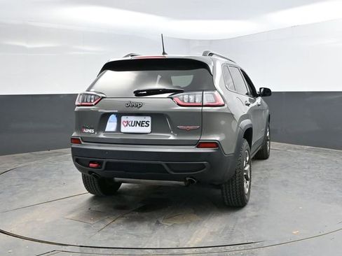 Used 2019 Jeep Cherokee Trailhawk image 9