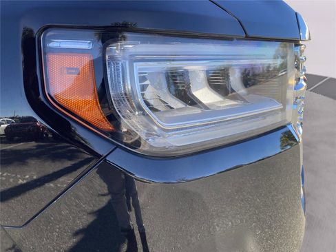 Used 2023 GMC Acadia Denali w/ Denali Ultimate Package image 10