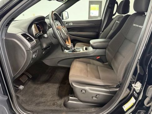 Used 2021 Jeep Grand Cherokee Freedom Edition AWD/4WD image 10
