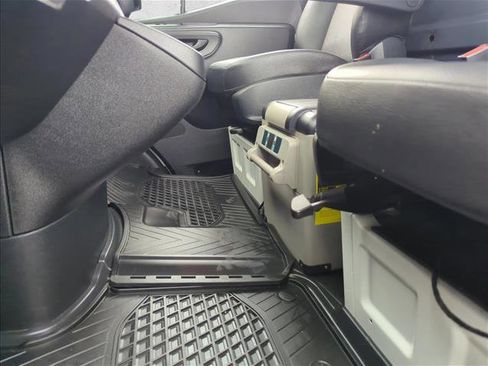 Used 2021 Mercedes-Benz Sprinter 2500 image 23