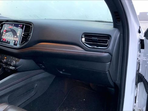 Used 2024 Dodge Durango GT image 17
