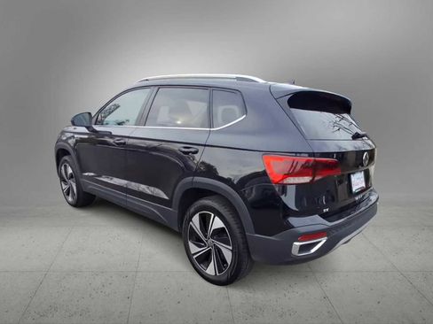 Used 2024 Volkswagen Taos SE image 6