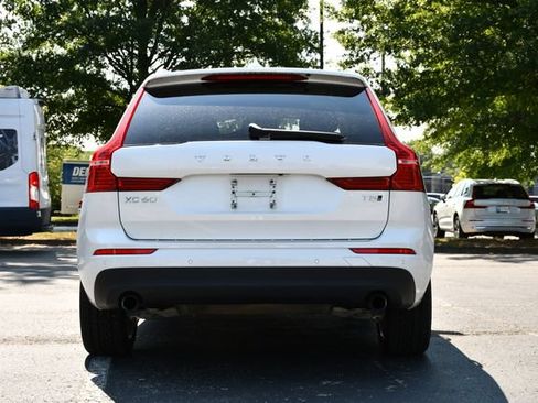Used 2018 Volvo XC60 T5 Momentum w/ Vision Package AWD/4WD image 6