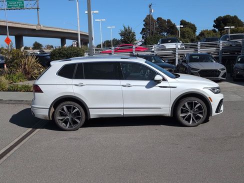 Used 2024 Volkswagen Tiguan SEL R-Line AWD/4WD image 5