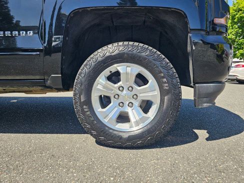 Used 2018 Chevrolet Silverado 1500 LT w/ All Star Edition AWD/4WD image 9