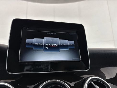 Used 2016 Mercedes-Benz CLA 250 image 12